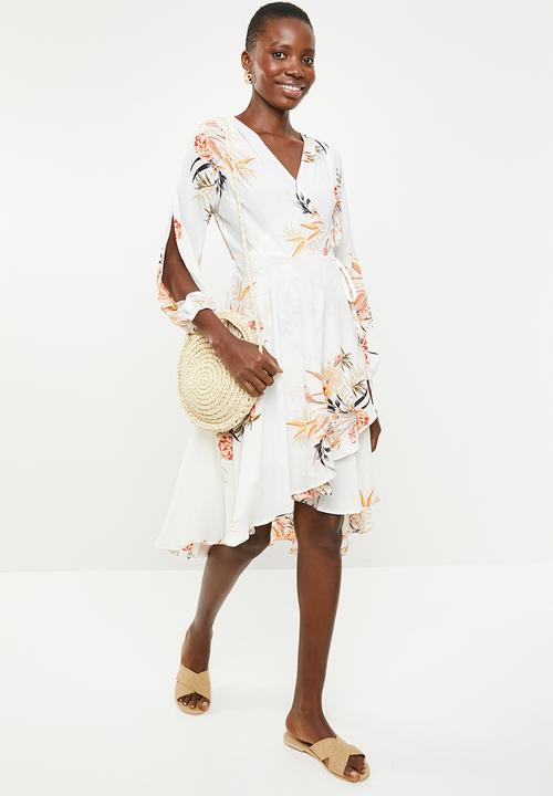 Revenge - Floral wrap dress - white