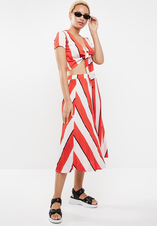 STYLE REPUBLIC - Tie front crop top - orange & cream