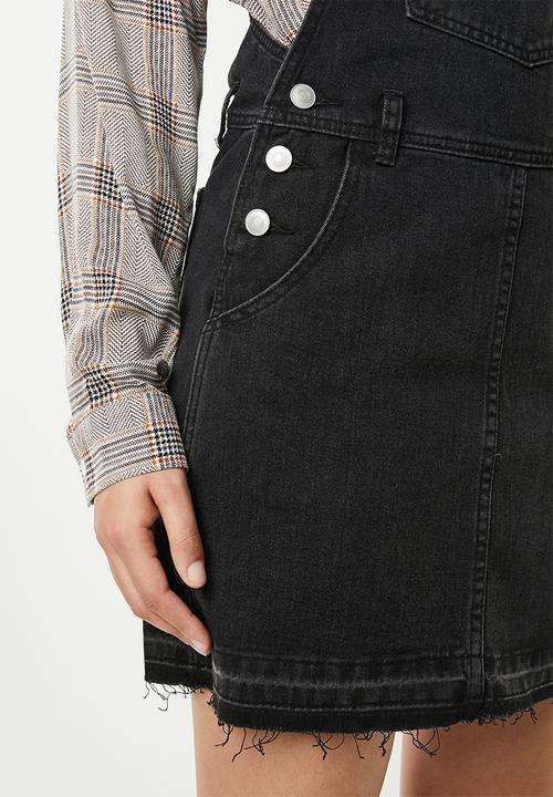 Supré  - Short pocket pinafore - black