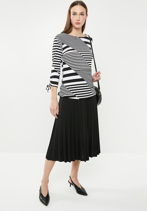edit - 3/4 Sleeve shell top - black & white