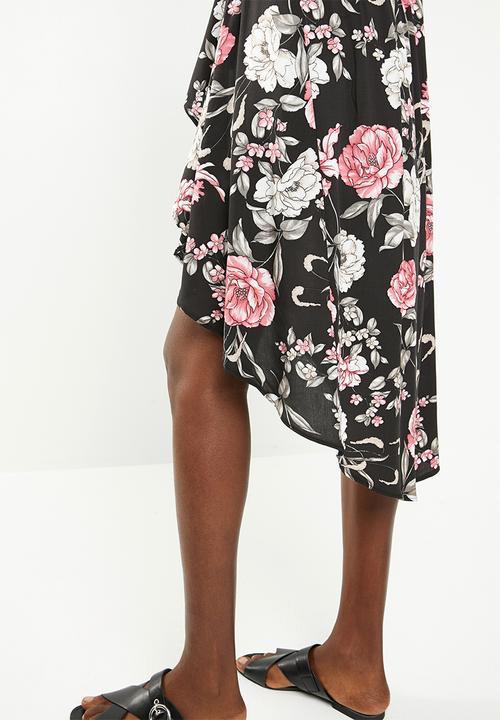 Revenge - Dark floral dip hem top - multi 