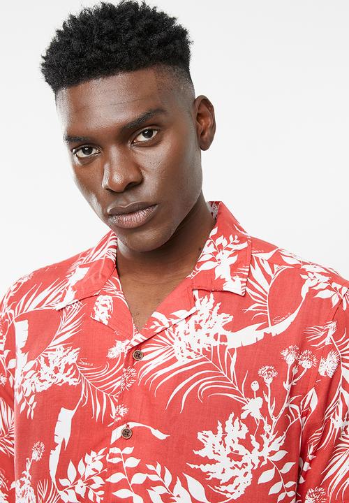 Only & Sons - Larry short sleeve all over print viscose shirt - red