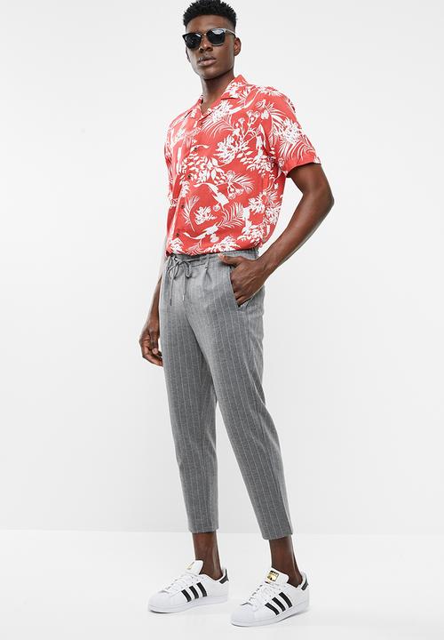 Only & Sons - Larry short sleeve all over print viscose shirt - red