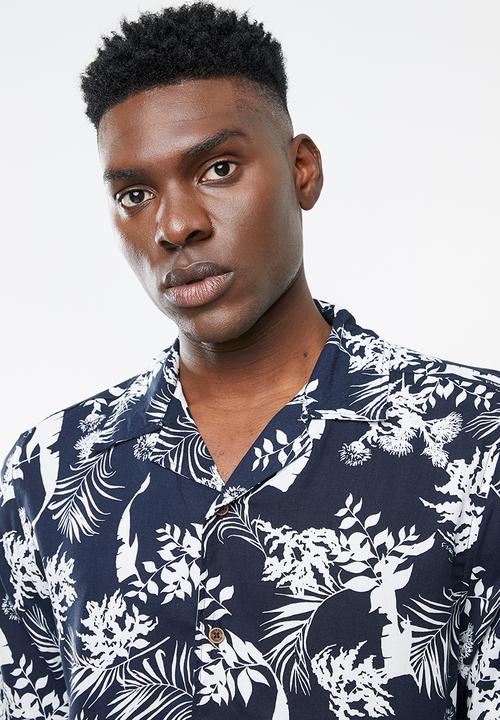 Only & Sons - Larry short sleeve all over print viscose shirt - navy