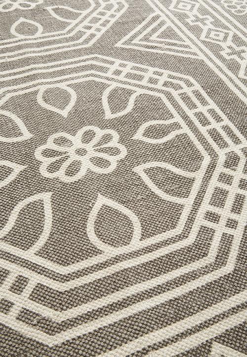 Sixth Floor - Auden printed rug - white & grey