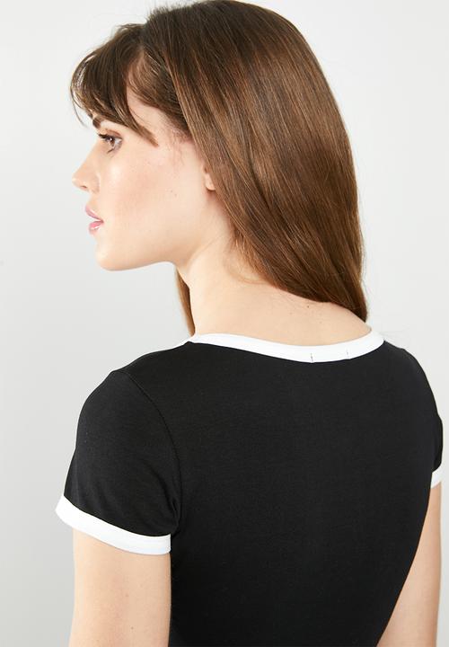 SISSY BOY - One up tee with contrast rib detail - black