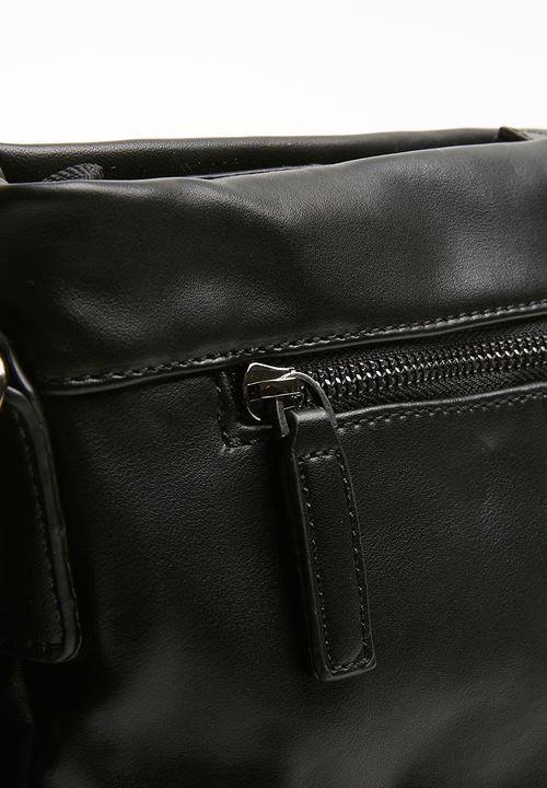 Superbalist - Andrew messenger bag - black