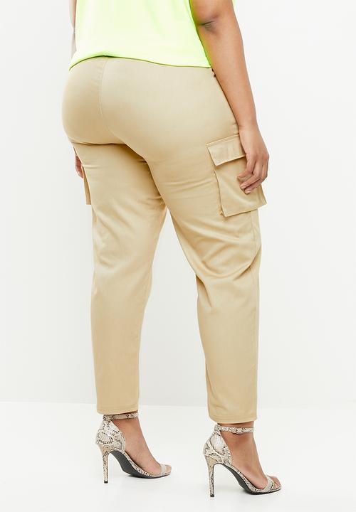 Missguided - Curve straight leg cargo trousers - beige