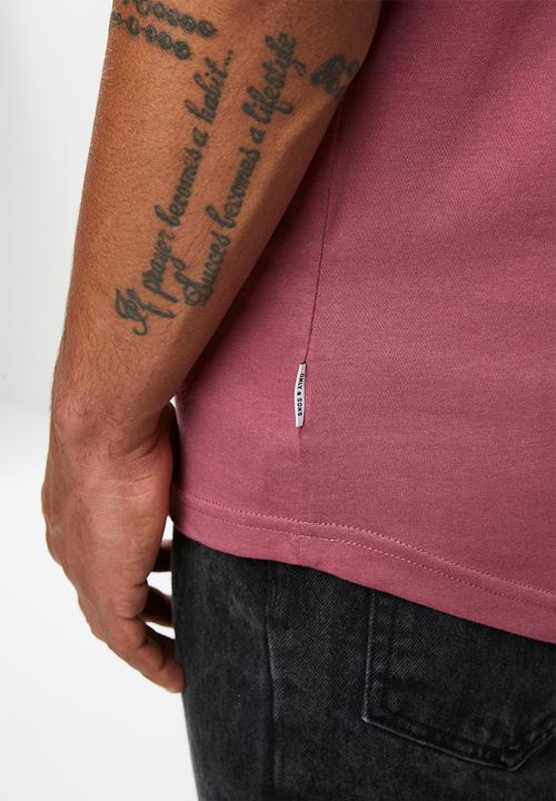Only & Sons - Eagles short sleeve curved tee - burgundy