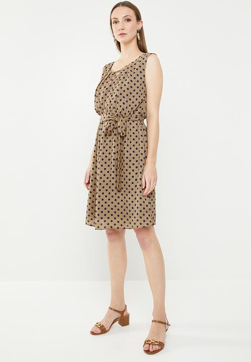 edit - Sleeveless dress with pleats - brown & navy 