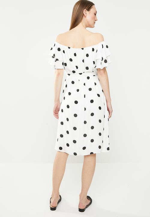 edit - Flutter sleeve shift dress - black and white