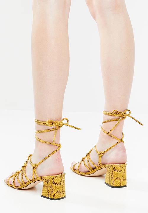 Public Desire - Freya heel - yellow & brown 