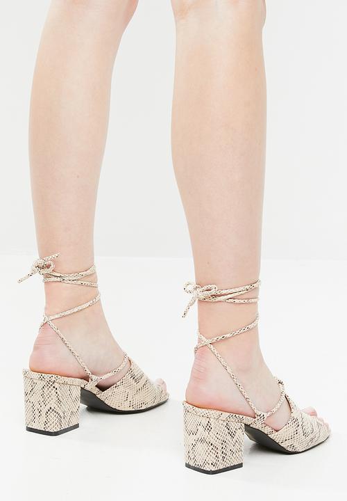 Public Desire - Heidi block heel - beige & brown