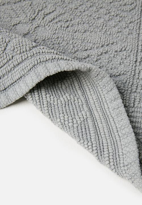 Sixth Floor - Dane woven diamond bath mat - light grey