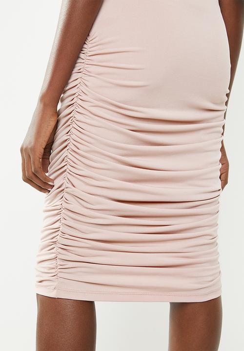 Superbalist - Midi bodycon skirt with ruched detail - pink