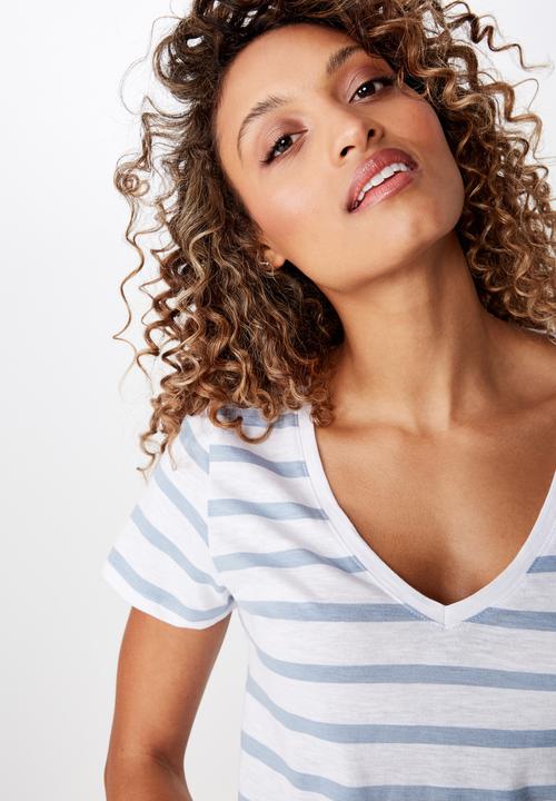 Cotton On - The deep V-tee - blue and white 