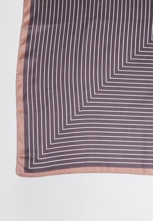 Joy Collectables - Stripe scarf - grey and white