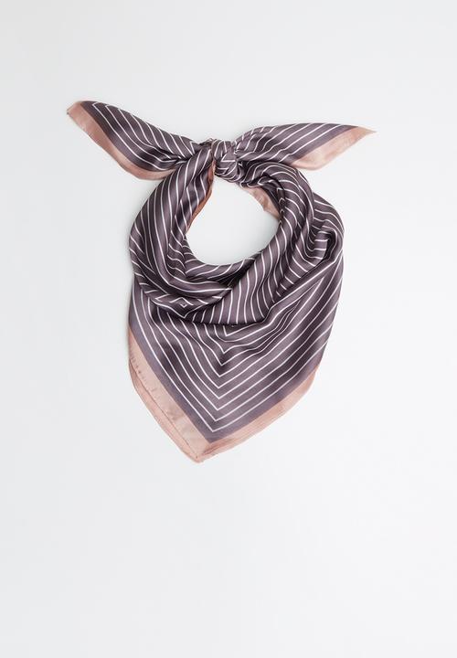 Joy Collectables - Stripe scarf - grey and white