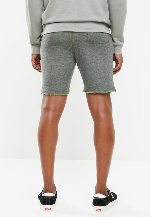 STYLE REPUBLIC - Raw trim short - green