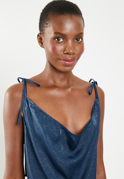 Missguided - Satin tie shoulder cami short pyjama set - navy
