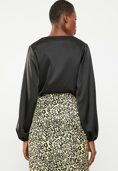 Missguided - Button front satin long sleeve bodysuit - black