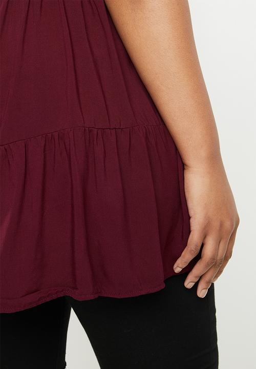 STYLE REPUBLIC PLUS - Tiered longer length cami - burgundy