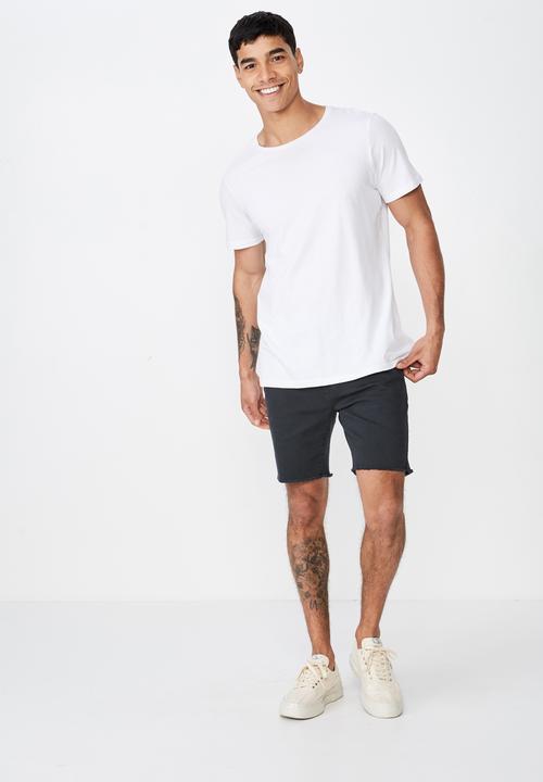 Cotton On - Raw hem chino short  - black