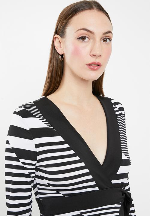 edit - 3/4 Sleeve Wrap Dress - multi