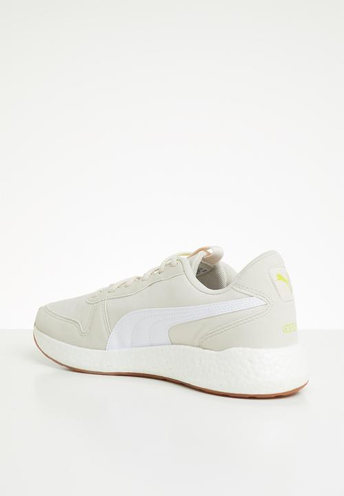 PUMA - Nrgy neko retro wns - pastel parchment & puma white