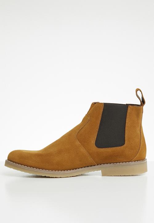 Superbalist - Kyle suede chelsea boot - tan