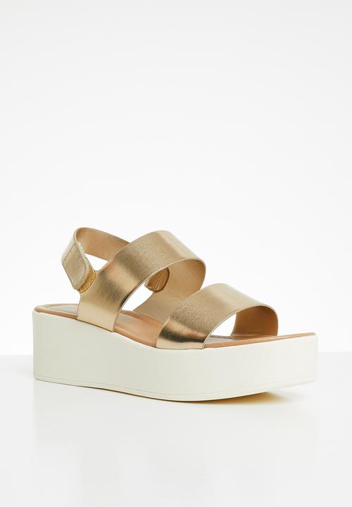 Call It Spring - Faux leather platform sandal - gold