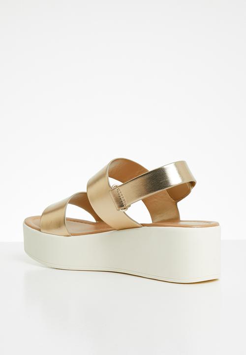 Call It Spring - Faux leather platform sandal - gold