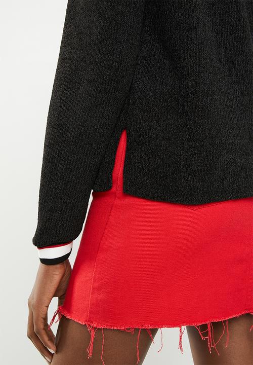 STYLE REPUBLIC - V-neckline chenille sweater - black