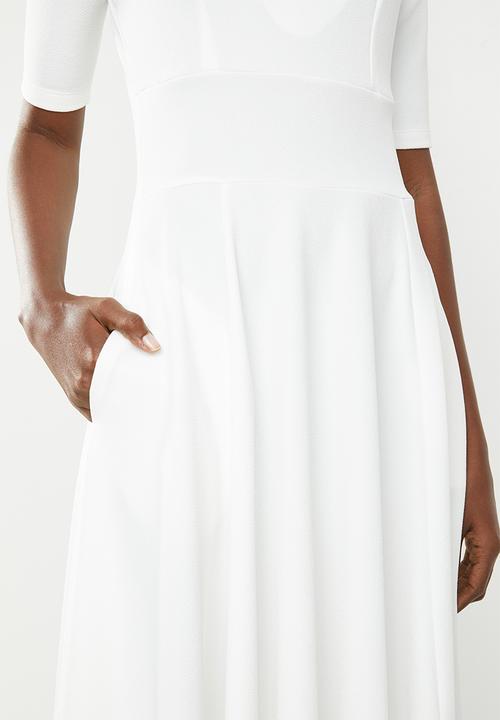 STYLE REPUBLIC - Volume fit & flare maxi dress - white