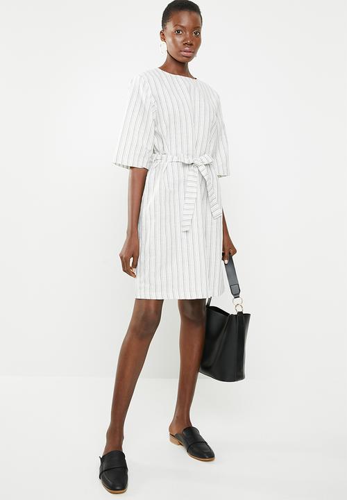 STYLE REPUBLIC - Structured volume dress - neutral