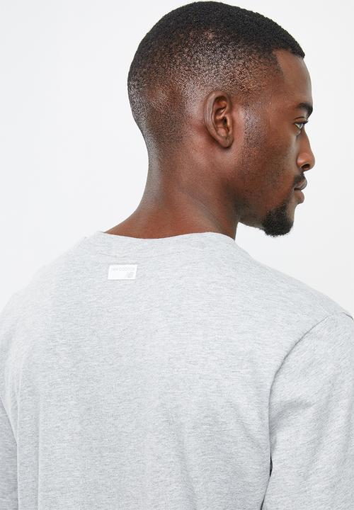 New Balance  - Archive banner tee - grey