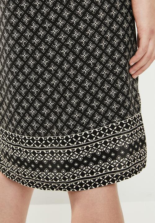 edit - Sleeveless tunic dress - black & white