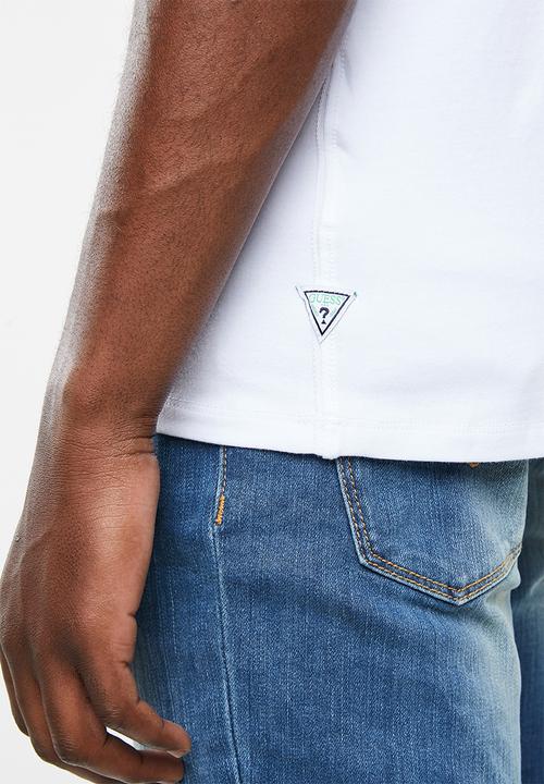 GUESS - Guess triangle rubber tee - white