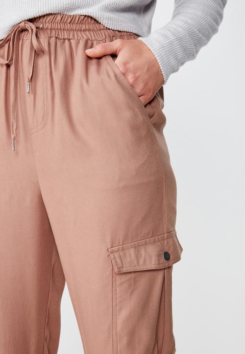 Cotton On - Cerrie drapey utility pants - brown