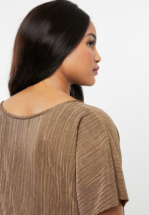 Superbalist - Boxy plisse tee - brown