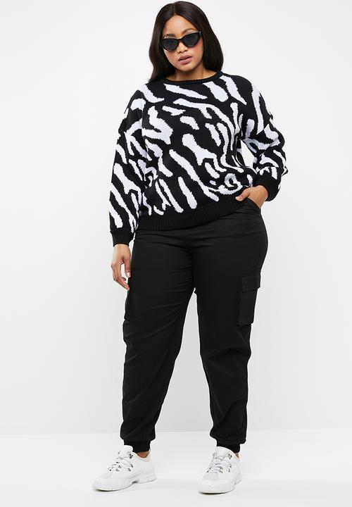 STYLE REPUBLIC PLUS - Zebra print sweater - black & white