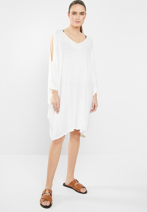 Superbalist - Cold shoulder cover up - milk