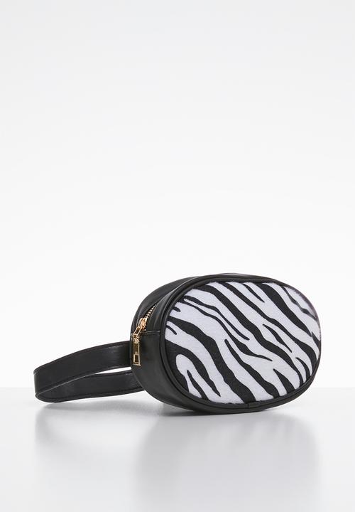 Superbalist - Zebra print bag - black & white