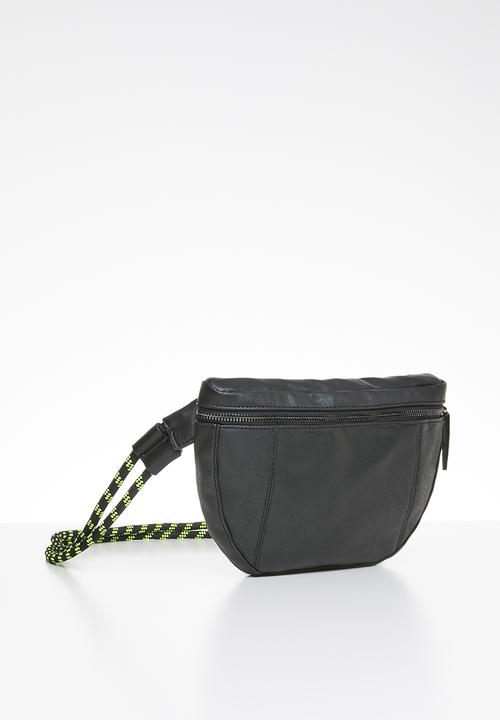 Superbalist - Zane waist bag - black