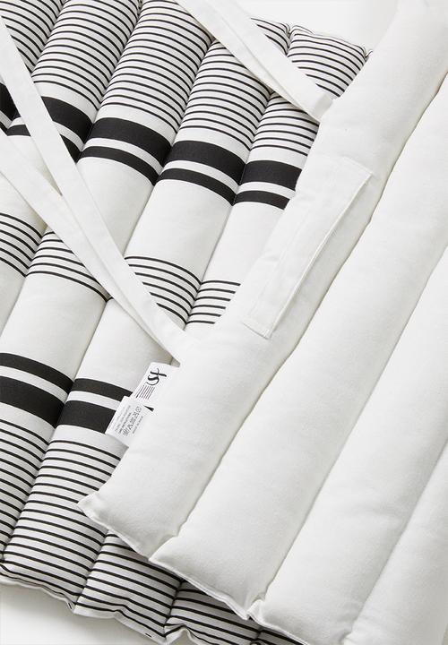 Sixth Floor - Bed roll - grey stripes