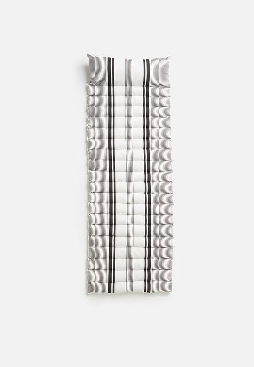 Sixth Floor - Bed roll - grey stripes