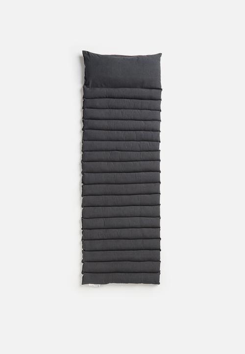Sixth Floor - Bed roll - grey