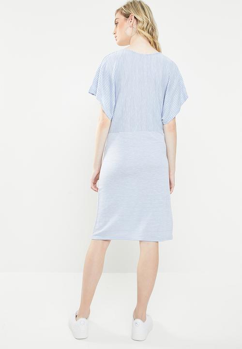 Jacqueline de Yong - Lora short sleeve dress - blue & white