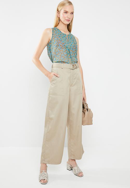 Revenge - Floral sleeveless top with front cutout - blue