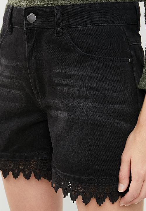 Jacqueline de Yong - Vera denim shorts with lace trim - black